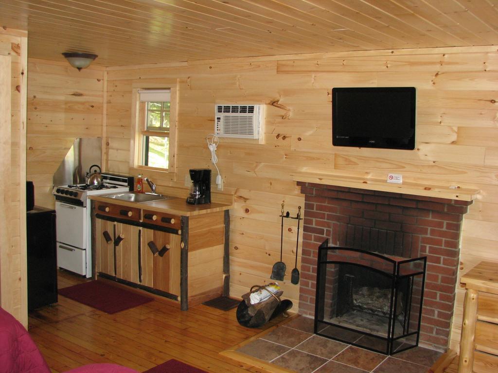Pine Knoll Hotel Lakeside Lodge & Cabin Old Forge Εξωτερικό φωτογραφία