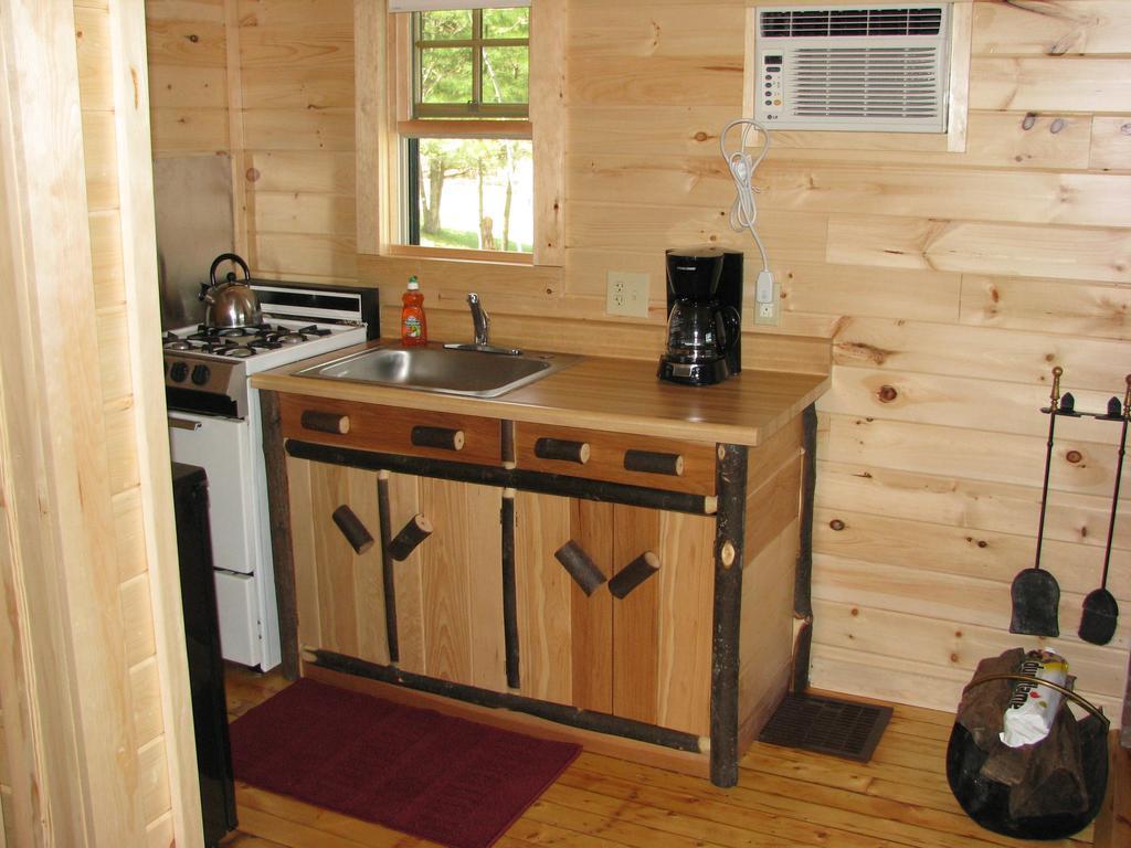 Pine Knoll Hotel Lakeside Lodge & Cabin Old Forge Δωμάτιο φωτογραφία