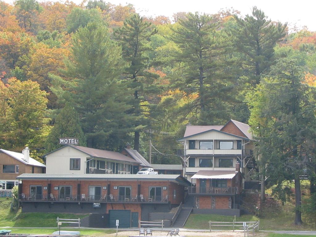 Pine Knoll Hotel Lakeside Lodge & Cabin Old Forge Δωμάτιο φωτογραφία