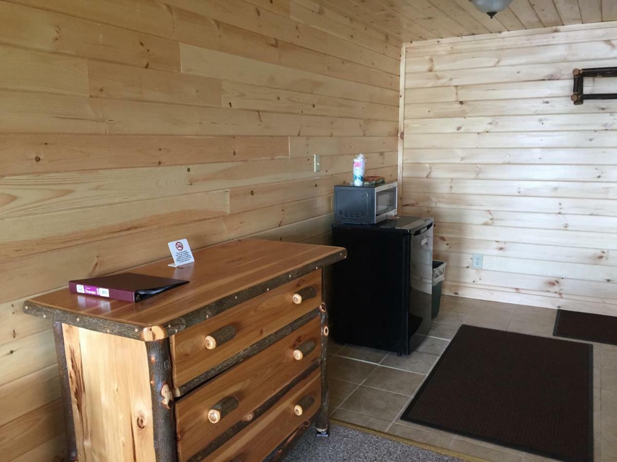 Pine Knoll Hotel Lakeside Lodge & Cabin Old Forge Εξωτερικό φωτογραφία