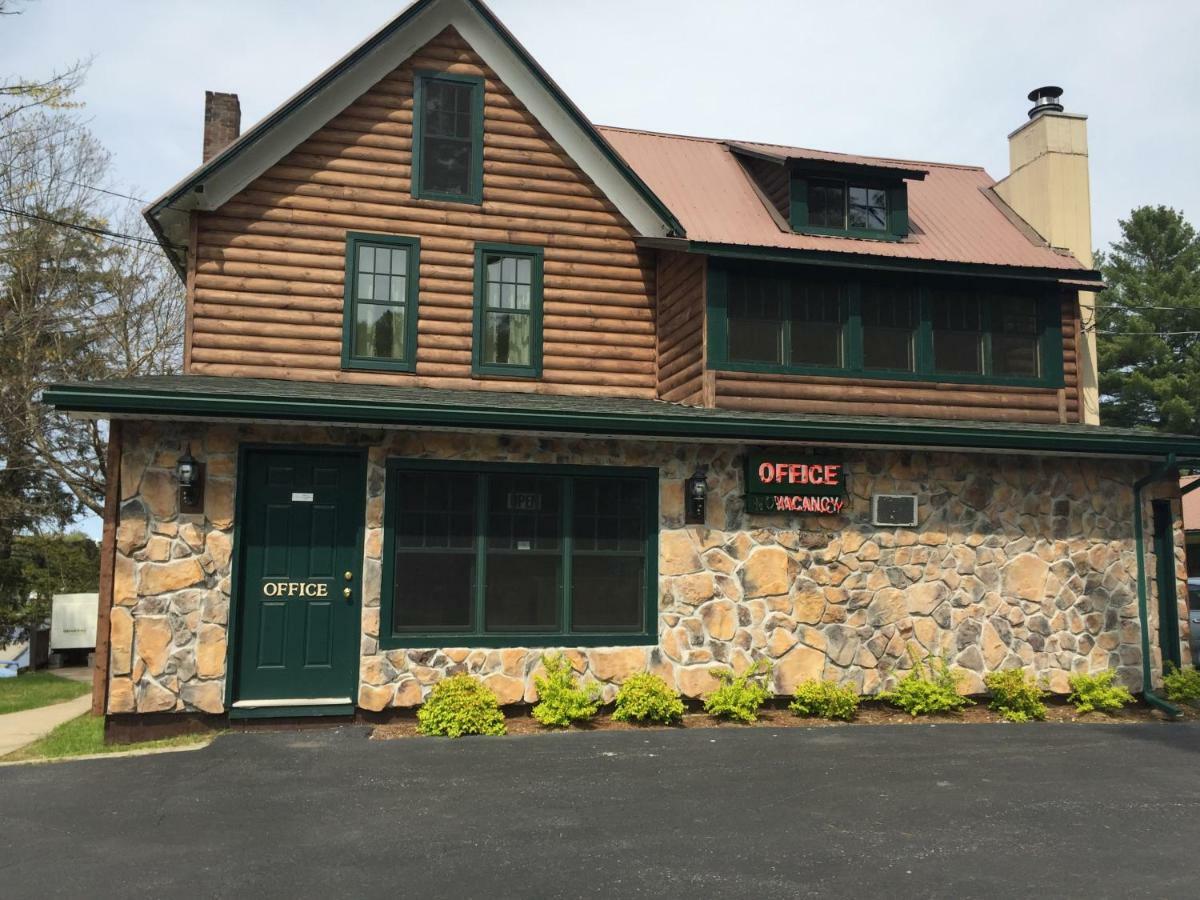 Pine Knoll Hotel Lakeside Lodge & Cabin Old Forge Εξωτερικό φωτογραφία