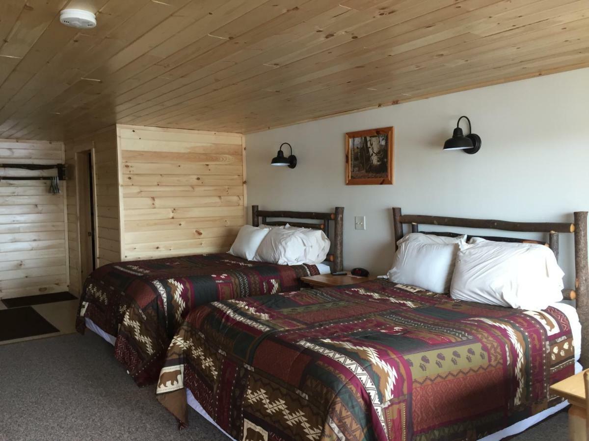 Pine Knoll Hotel Lakeside Lodge & Cabin Old Forge Εξωτερικό φωτογραφία