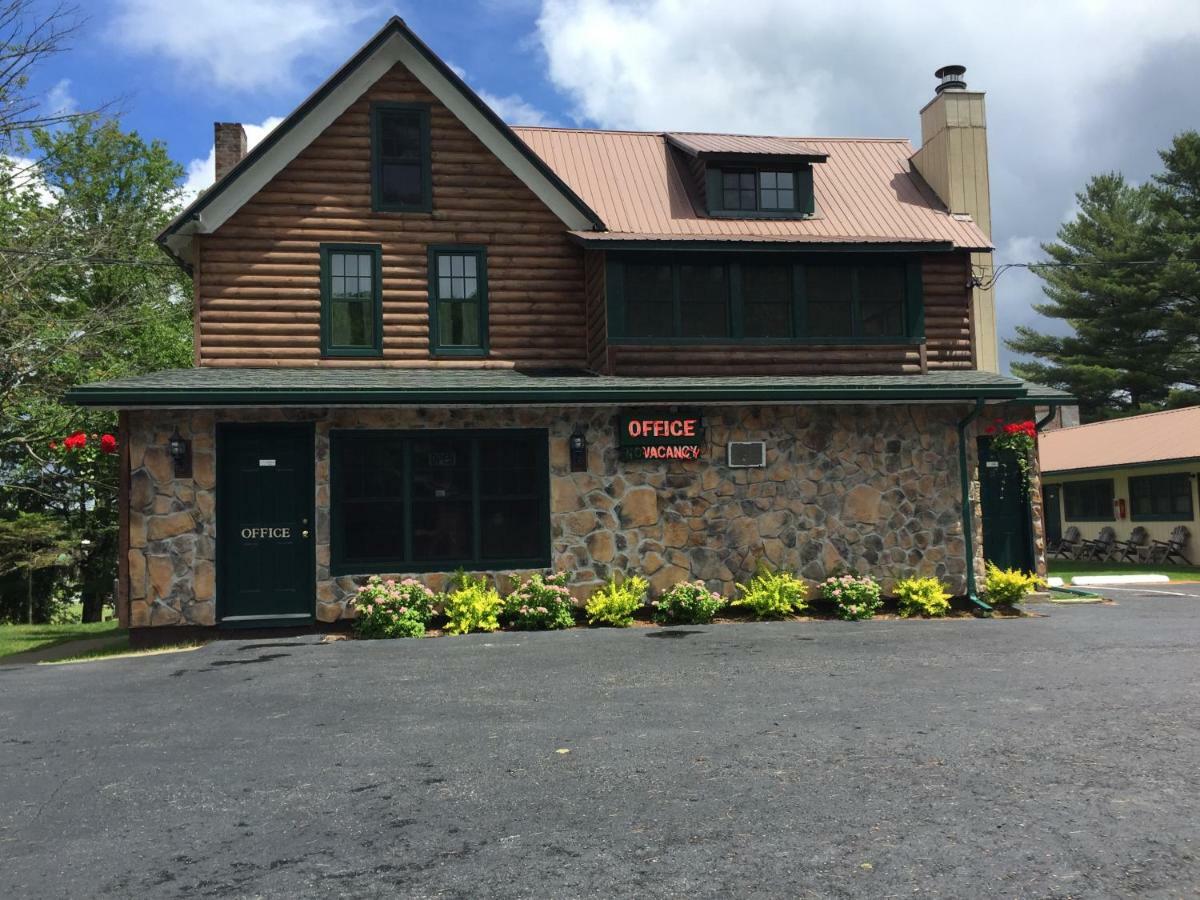 Pine Knoll Hotel Lakeside Lodge & Cabin Old Forge Εξωτερικό φωτογραφία